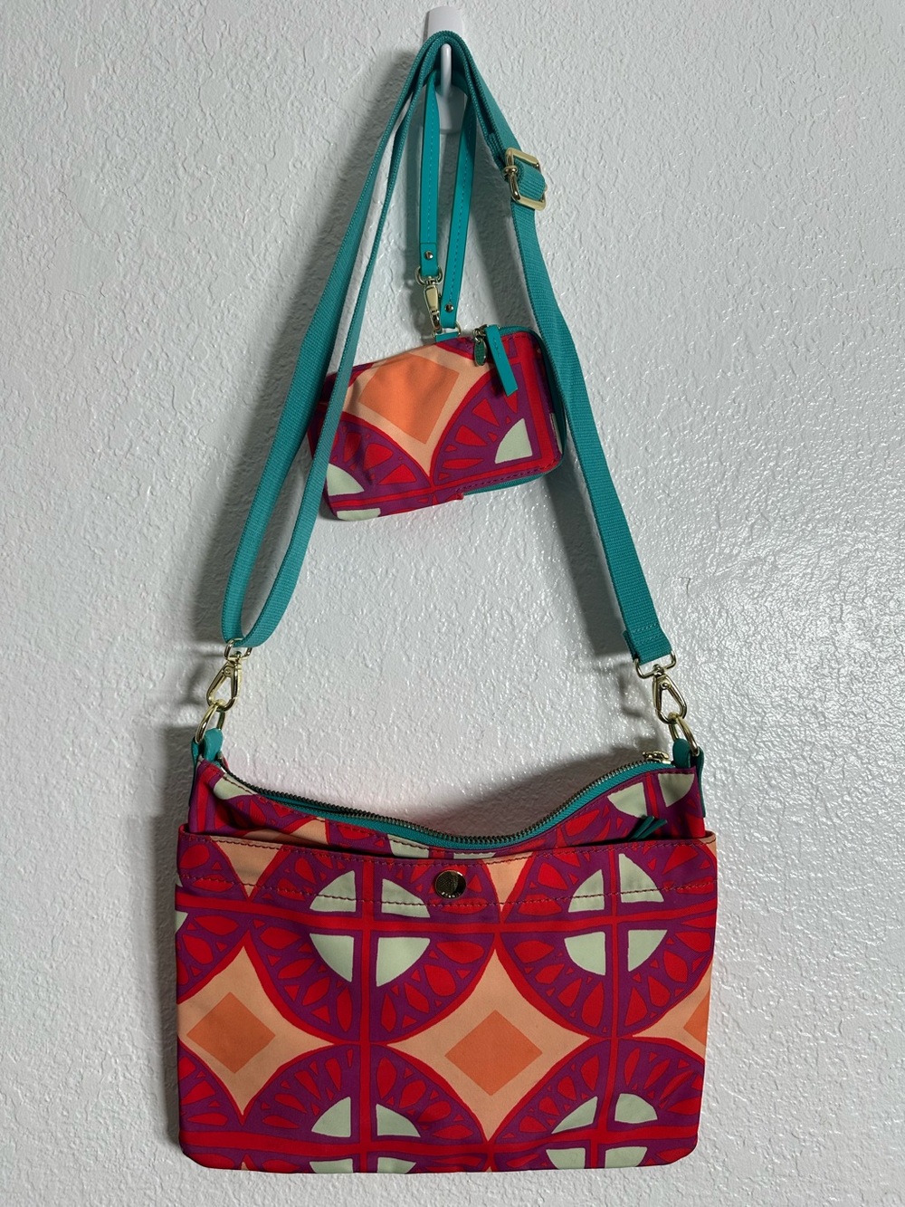 Fossil Key-Per Crossbody Bag and wristlet